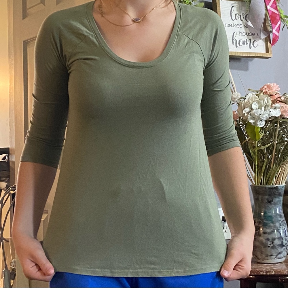 Green mid sleeve